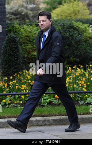 La CORRECTION DE BYLINE RETRANSMIS STEFAN ROUSSEAU. Logement, des communautés et des Gouvernements locaux Secrétaire James Brokenshire arrive à Downing Street, Londres. Banque D'Images