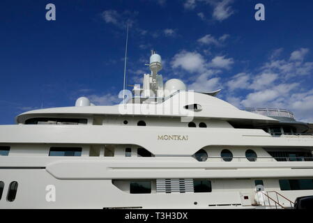 AJAXNETPHOTO. En 2018. CANNES, FRANCE. - SUPERYACHT - MONTKAJ AMARRÉS DANS LE PORT PIERRE CANTO MARINA. PHOTO:CAROLINE BEAUMONT/AJAX REF:LX100 451 Banque D'Images