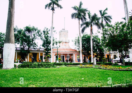 La Plaza de Barranco, aussi connu sous le parc municipal de Lima - Pérou. Banque D'Images