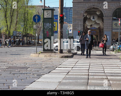 TURIN, ITALIE - circa 2019 mars : Les gens dans le centre-ville Banque D'Images