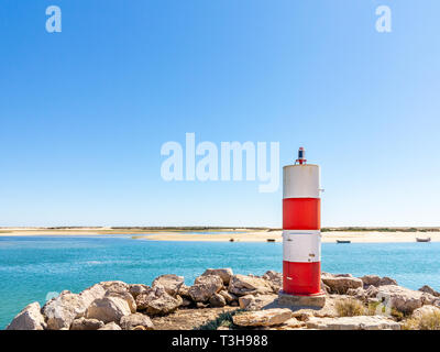 Fuzeta Ria Formosa, à l'Algarve. Petit phare Banque D'Images