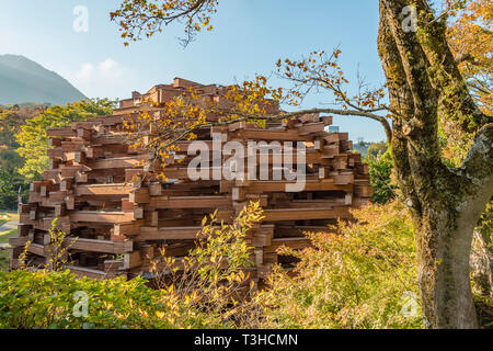 Bois de Net sculpture par Toshiko Horiuchi Macadam au musée de l'air ouvert de Hakone, Japon Banque D'Images