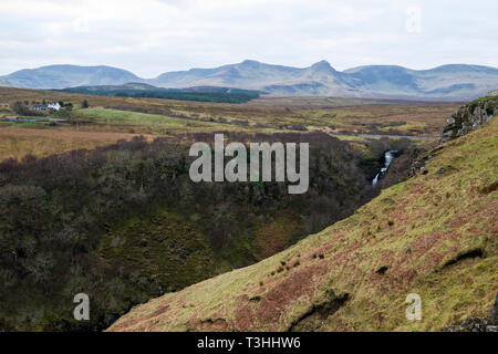 Lealt Falls sur un Lethuillt Abhainn River sur la côte est de l'île de Skye, région des Highlands, Ecosse, Royaume-Uni Banque D'Images