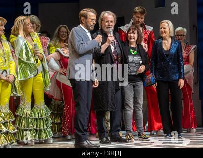 Jeff Moore 07/04/19 Bjšrn Abba, Benny Andersson et Ulvaeus acteurs d'origine qui est représenté sur la scène du théâtre Novella à Londres ce soir pour célébrer le 20e anniversaire de la comédie musicale à succès encore de Mamma Mia ! Banque D'Images