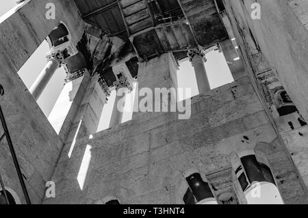 Escalier ancien tower vue de l'intérieur. Banque D'Images