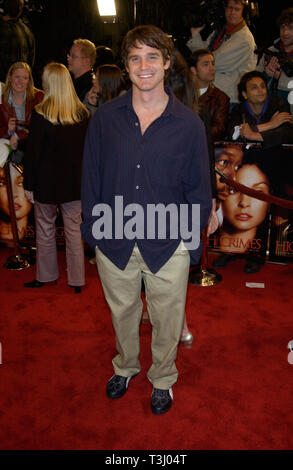 LOS ANGELES, CA. 03 avril 2002 : l'Acteur EDDIE McCLINTOCK au Los Angeles premiere des crimes. © Paul Smith / Featureflash Banque D'Images