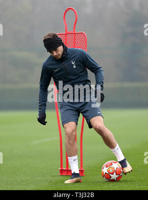 Tottenham Hotspur Harry's Winks pendant la séance de formation au terrain d'entraînement d'Enfield, Londres. Banque D'Images