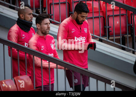 Barcelona's (de gauche à droite) Arturo Vidal, Lionel Messi et Luis Suarez lors de la session de formation à Old Trafford, Manchester. Banque D'Images