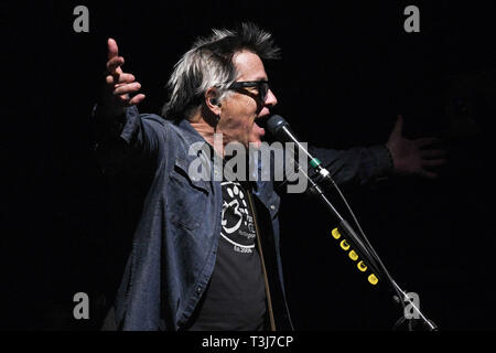 7 avril 2019 - Dana Point, Californie, États-Unis - Plomb guitist les nouilles (Kevin John Wasserman) de la progéniture en prestation au Sabroso Craft Beer, Taco & Music Festival 2019 dimanche (jour 2) à Doheny State Beach à Dana Point, en Californie. (Crédit Image : © ZUMA/Bennight Billy sur le fil) Banque D'Images