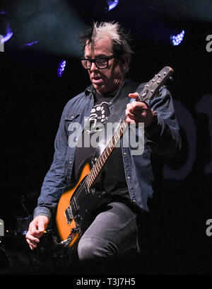 7 avril 2019 - Dana Point, Californie, États-Unis - Plomb guitist les nouilles (Kevin John Wasserman) de la progéniture en prestation au Sabroso Craft Beer, Taco & Music Festival 2019 dimanche (jour 2) à Doheny State Beach à Dana Point, en Californie. (Crédit Image : © ZUMA/Bennight Billy sur le fil) Banque D'Images