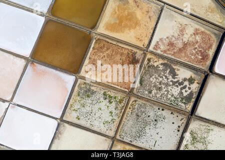 L'usine d'extraction de sel, Salinas de Janubio, près de Yaiza, drone abattu, Lanzarote, îles Canaries, Espagne Banque D'Images