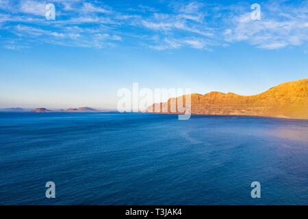 La Graciosa Island, près de Risco de Famara Caleta de Famara, drone abattu, Lanzarote, îles Canaries, Espagne Banque D'Images