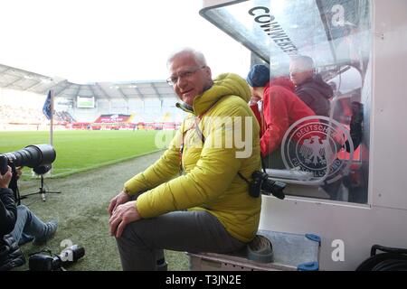 Paderborn, Allemagne. 09 avr, 2019. firo : 09.04.2019, Football, 2018/2019, Landerrspiel test match Femmes Femmes Allemagne - Japon ventilateur Commerzbank | Banque Crédit dans le monde entier d'utilisation : dpa/Alamy Live News Banque D'Images