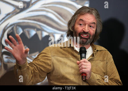 Belfast, Royaume-Uni. 10 avr 2019. Ian Beattie, le nord de l'acteur irlandais de Game of Thrones parle aux médias, à l'occasion du lancement du jeu des trônes Exposition itinérante à Belfast, le mercredi 10 avril, 2019.très attendu de l'exposition sera ouverte au public du 11 avril au 1er septembre 2019. Les visiteurs peuvent explorer les paramètres et afficher des artefacts authentiques à partir d'un certain nombre de scènes. Crédit : Paul McErlane/Alamy Live News Banque D'Images