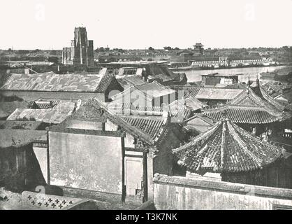 'Vue générale montrant les ruines de la cathédrale", Tien-Tsin, Chine, 1895. Organisateur : W & S Ltd. Banque D'Images