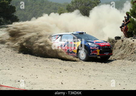 2011 Rallye de l'Acropole, l'étape spéciale 16 (Aghii Theodori 2). Sébastien Ogier - Julien Ingrassia, Citroën DS3 WRC (termine 1er) Banque D'Images