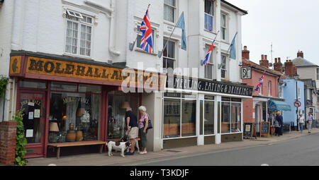 Molehall Antiquités, High Street, Aldeburgh, Suffolk, UK Banque D'Images