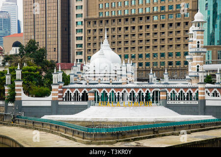 Masjid Jamek (Mosquée du Vendredi) sur Chicago River, Kuala Lumpur, Malaisie Banque D'Images