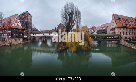 - Janvier 2019. Henkersteg (Hangman's Bridge) sur la rivière Pegnitz, Nuremberg, Bavière, Allemagne Banque D'Images