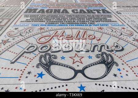 BLACKPOOL, Royaume-Uni - Octobre 21, 2016 : l'un des tapis de comédie le premier morceaux de l'art public, immortalisant le comédiens et comi Banque D'Images