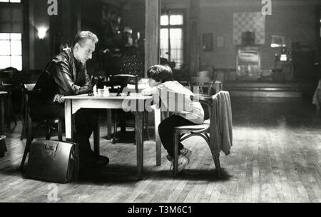 Ben Kingsley et Max Pomeranc dans le film à la recherche de Bobby Fisher, 1993 Banque D'Images