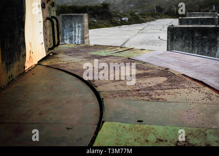 La Scala embrasure de la batterie au-dessus de la base navale sud-africain de Simons Town dans la région de Western Cape, près de Cape Town Banque D'Images