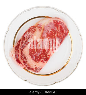 Qualité Premium Kobe Beef ribeye steak dans la plaque, isolated on white with clipping path