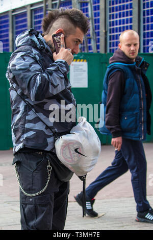 Kiev, Ukraine. Le 9 avril 2019. Militants et sympathisants de la Corps National parti politique assister à un rassemblement pour exiger une enquête sur la corruption Banque D'Images