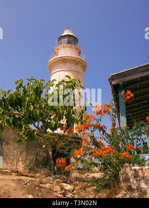 Ancien phare près de Kato Pafos, Chypre Banque D'Images