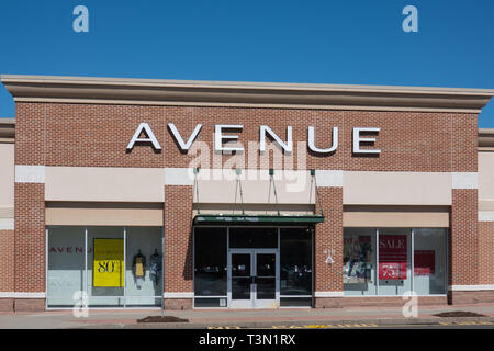 Trenton, NJ - 1 Avril 2019 : cette avenue magasin est situé au marché de Hamilton. Avenue est un magasin de vêtements spécialisé dans les tailles plus femmes. Banque D'Images