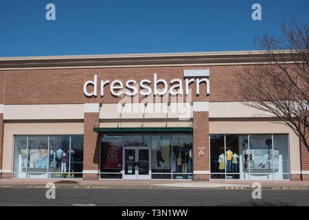 Trenton, NJ - 1 Avril 2019 : Ce Dressbarn magasin est situé au marché de Hamilton. Dressbarn est une partie de l'Ascena Retail Group. Banque D'Images