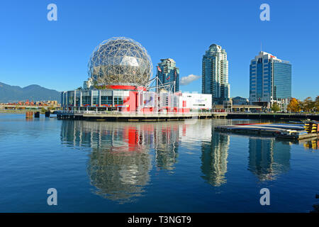 Science World de Vancouver à Vancouver, province de la Colombie-Britannique, Canada. Ce bâtiment a été conçu pour l'EXPO 86. Banque D'Images