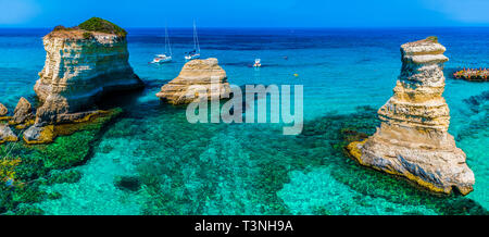 Le Torre Sant' Andrea, Salento, région des Pouilles, Italie Banque D'Images