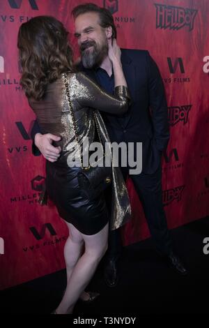 Acteurs Milla Jovovich et David Harbour Hellboy assister à la première canadienne tenue au Théâtre de la Banque Scotia le 10 avril 2019 à Toronto, Canada. 10 avr, 2019. Credit : Baden Roth/ZUMA/Alamy Fil Live News Banque D'Images