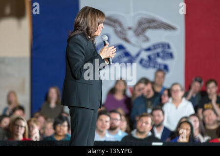 Iowa City, Iowa, États-Unis. 10 avril, 2019. Le sénateur de Californie Kamala Harris a tenu une campagne présidentielle rassemblement à l'Université de l'Iowa Memorial Union européenne à Iowa City, Iowa, USA. Credit : Keith Turrill/Alamy Live News Banque D'Images