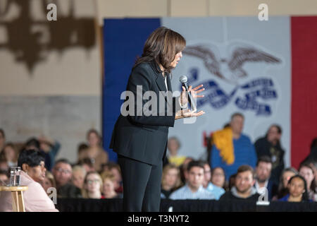 Iowa City, Iowa, États-Unis. 10 avril, 2019. Le sénateur de Californie Kamala Harris a tenu une campagne présidentielle rassemblement à l'Université de l'Iowa Memorial Union européenne à Iowa City, Iowa, USA. Credit : Keith Turrill/Alamy Live News Banque D'Images