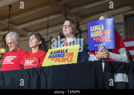 Iowa City, Iowa, États-Unis. 10 avril, 2019. Le sénateur de Californie Kamala Harris a tenu une campagne présidentielle rassemblement à l'Université de l'Iowa Memorial Union européenne à Iowa City, Iowa, USA. Credit : Keith Turrill/Alamy Live News Banque D'Images