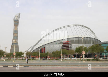 Doha, Qatar. Apr 11, 2019. Vue d'Al Khalifa International Stadium achevé en 2017, l'un des 8 lieux qui sera l'hôte de la FIFA 2022 Coupe du mot dans l'état du golfe du Qatar Crédit : amer ghazzal/Alamy Live News Banque D'Images