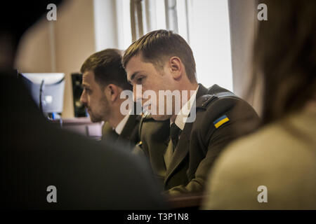 Kiev, Kiev, Ukraine. 10 avr, 2019. Alexander Bannik, procureur principal dans le cas de Nadiya Shavchenko Darnytsky dans le tribunal de district de Kiev. Le bureau du procureur d'avoir ses frais d'une attaque contre le parlement. Elle a rejeté les accusations et affirme qu'il s'agit d'une tentative par le gouvernement du Président Petro Poroshenko à se débarrasser d'un challenger à l'élection présidentielle du mois de mars. Le procureur est soupçonné de corruption dans l'affaire par les médias. Credit : Celestino Arce Lavin/ZUMA/Alamy Fil Live News Banque D'Images