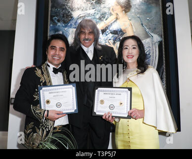 Les célébrités assister à la Sir Daniel K. Winn Exposition Art Couture à Winn Slavin Fine Art Gallery de Beverly Hills comprend : Sir Daniel K. Winn, David Harrison Levi, Zehra Soleil Où : Los Angeles, California, United States Quand : 10 Mar 2019 Crédit : Sheri/WENN.com Determan Banque D'Images