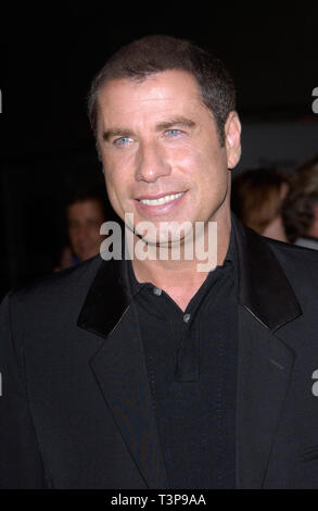 LOS ANGELES, CA. 24 septembre 2002 : l'acteur John Travolta (Grease, La Fièvre du samedi soir, Urban Cowboy) à une réunion de travail à Hollywood. La fête a eu lieu pour célébrer la sortie DVD d'une comédie musicale La Fièvre du samedi soir, Grease, Flashdance, Footloose, Urban Cowboy, et rester en vie. © Paul Smith / Featureflash Banque D'Images