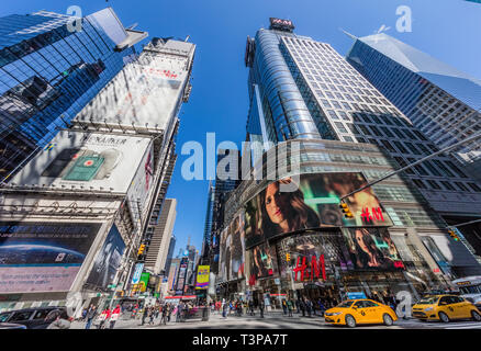 NEW YORK CITY - Mars 23, 2018 Broadway : l'un des principaux sites touristiques de Manhattan Banque D'Images