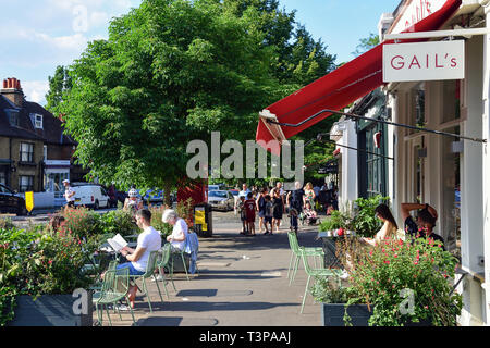 Gail's Bakery & Cafe, 76200 Village, 76200, le London Borough of Southwark, Londres, Angleterre, Royaume-Uni Banque D'Images