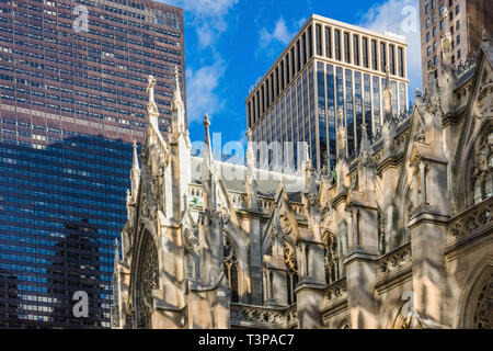 La Cathédrale St Patrick l'un des principaux l'un des principaux sites touristiques de Manhattan à New York États-Unis Banque D'Images