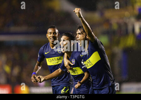 Buenos Aires, Argentine - 10 Avril 2019 : Emmanuel Reynoso (Boca Juniors) célèbre son but contre Wilstermann dans la bombonera à Buenos Aires, Ar Banque D'Images