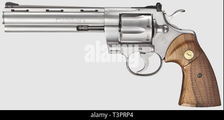 Les armes légères, revolver Colt Python, 1955 modèle, calibre .357 Magnum, Additional-Rights Clearance-Info-Not-Available- Banque D'Images