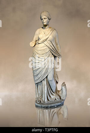 En statue romaine de la Muse de la musique ( Euterpe ) jouant de la lyre. , 2e 100. AD, de Milet (Balat, Soke ). Musée Archéologique d'Istanbul Inv Banque D'Images