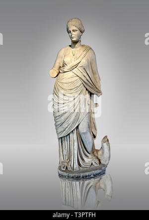 En statue romaine de la Muse de la musique ( Euterpe ) jouant de la lyre. , 2e 100. AD, de Milet (Balat, Soke ). Musée Archéologique d'Istanbul Inv Banque D'Images