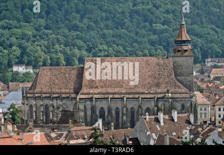 Vue panoramique de Brasov, Roumanie, avec la Biserica Neagră (l'Église Noire) Banque D'Images