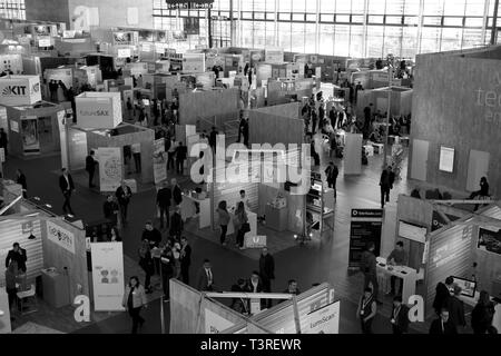 Impressions de l'autre l'automatisation intégrée, motion et les lecteurs et l'usine numérique et intégrée de l'énergie sur les stands à la foire de Hanovre Banque D'Images